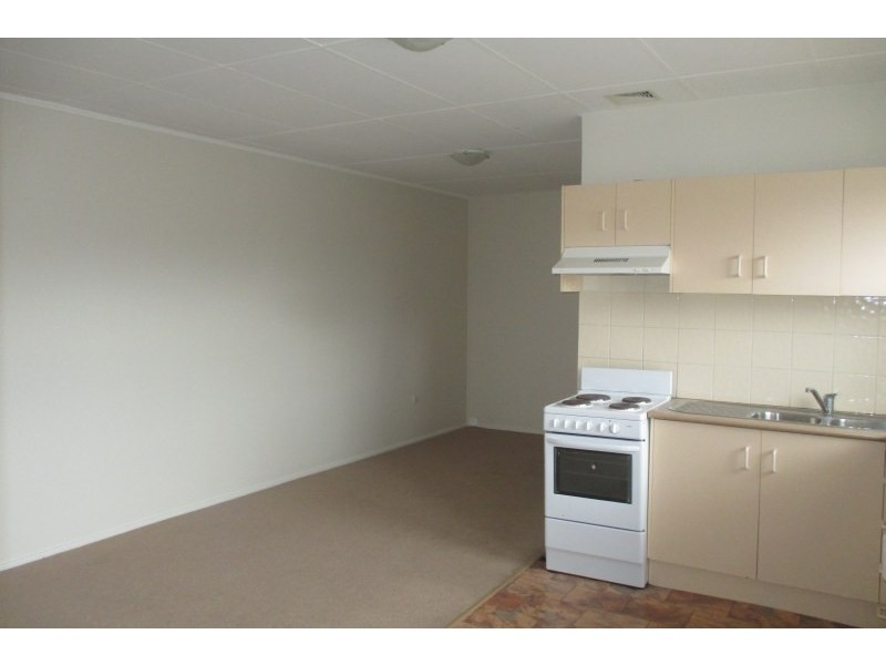 1/126 Gladstone Avenue, Coniston NSW 2500