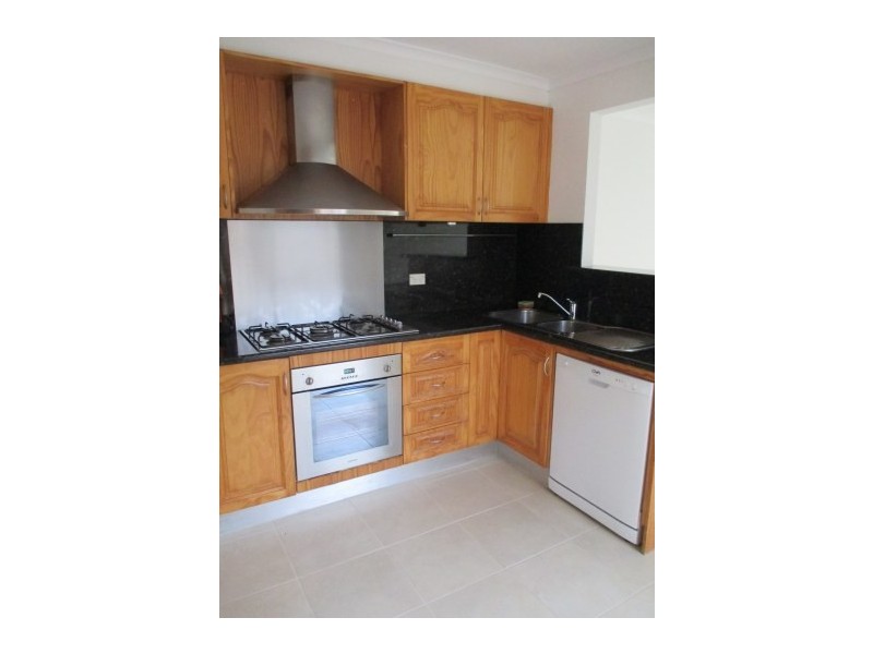 17 Fraser Crescent, Albion Park NSW 2527