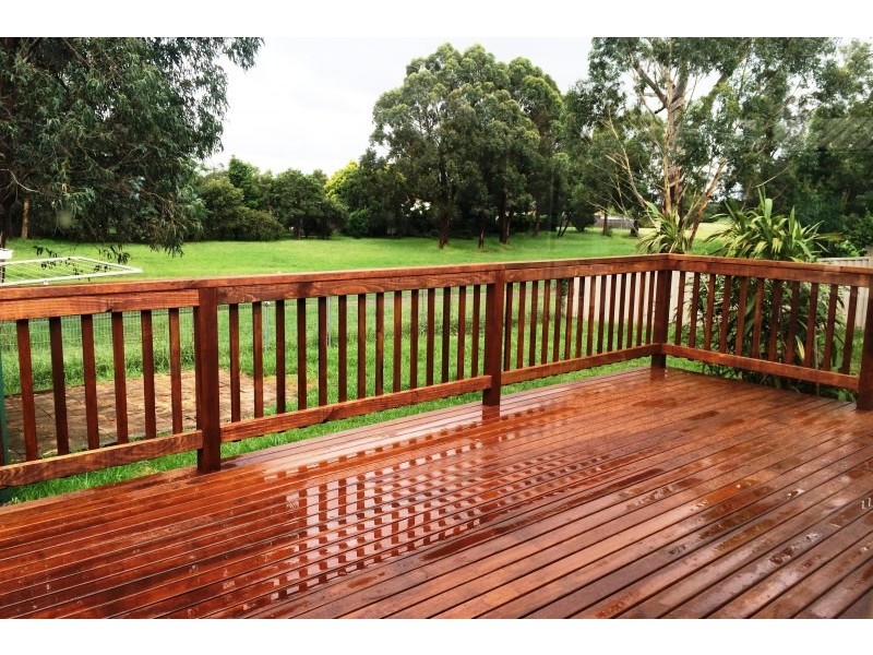 17 Fraser Crescent, Albion Park NSW 2527