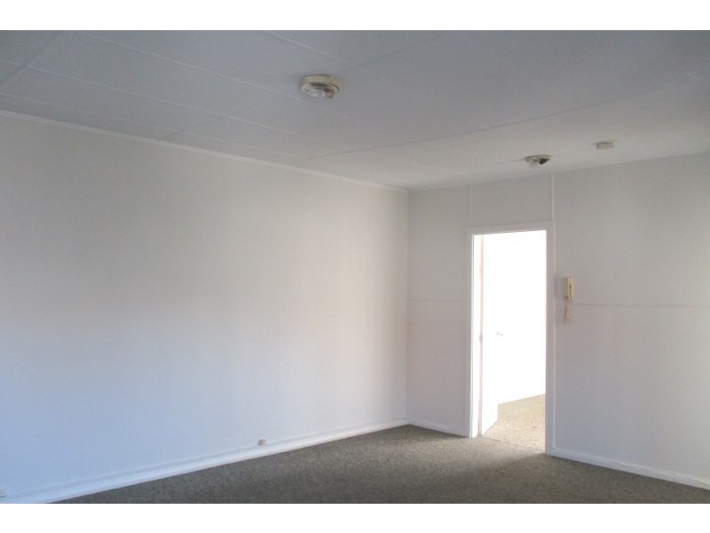 2/126 Gladstone Avenue, Coniston NSW 2500