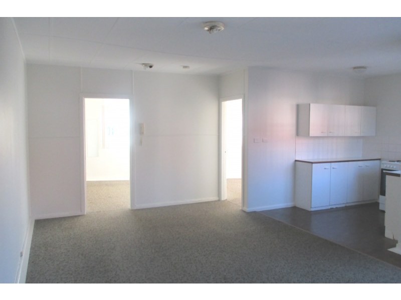 2/126 Gladstone Avenue, Coniston NSW 2500