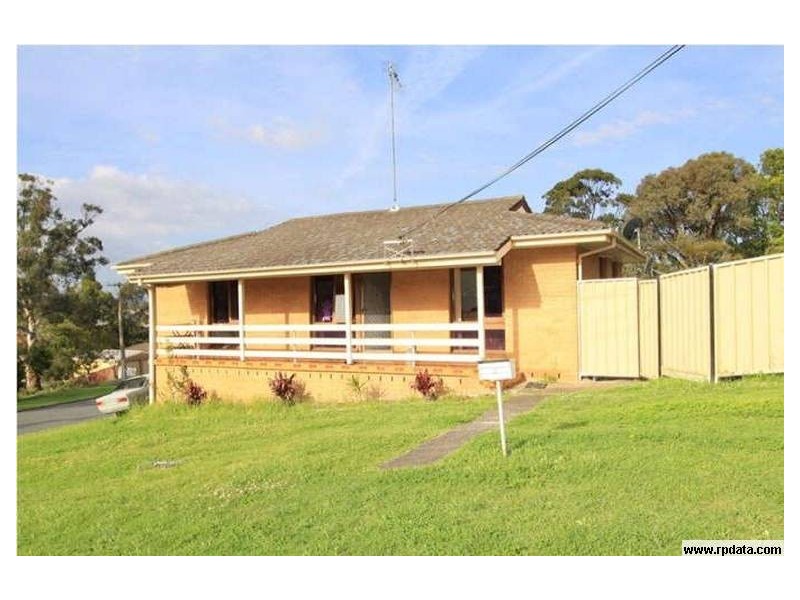 2 Kotara Crescent, Unanderra NSW 2526