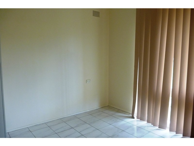 2 Kotara Crescent, Unanderra NSW 2526