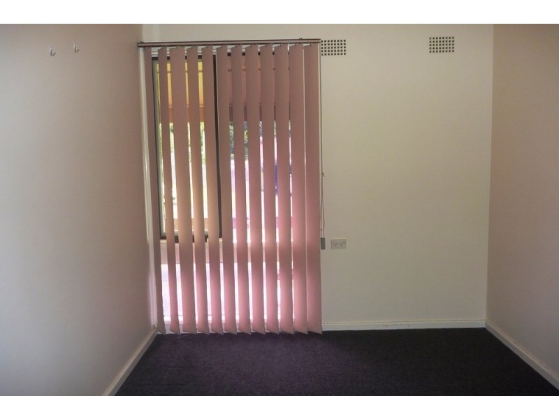 2 Kotara Crescent, Unanderra NSW 2526