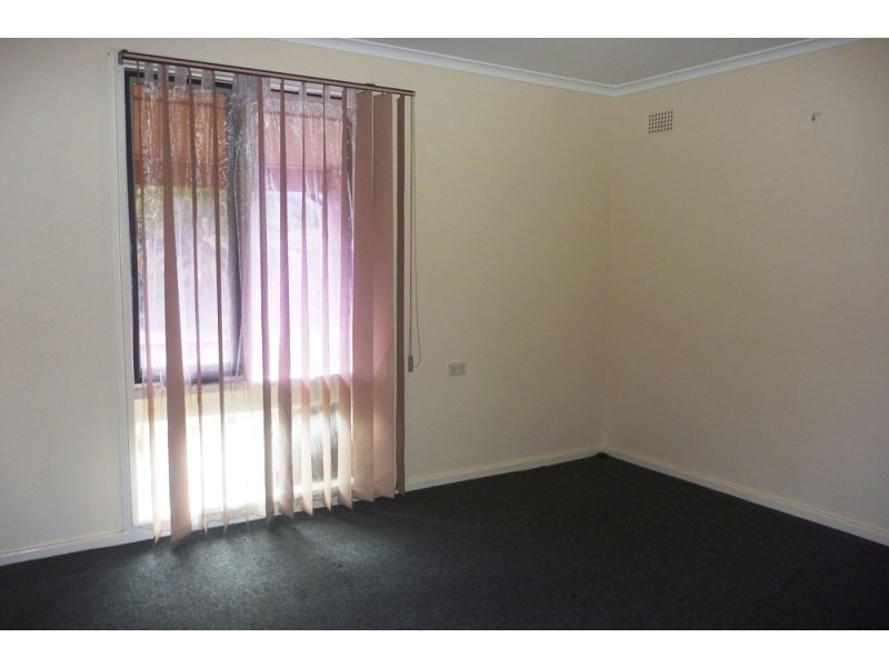 2 Kotara Crescent, Unanderra NSW 2526