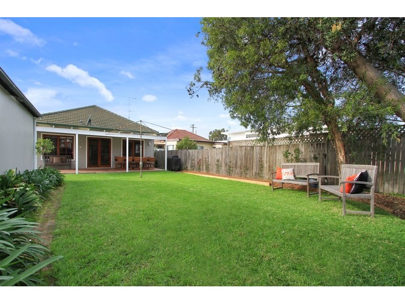 64 Storey Street, Fairy Meadow NSW 2519