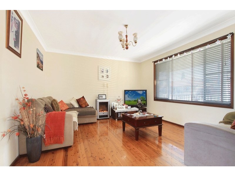 16 Chisholm Road, Warrawong NSW 2502