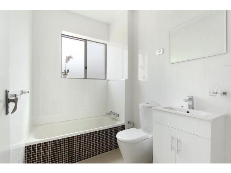 12/70 Cliff Road, Wollongong NSW 2500