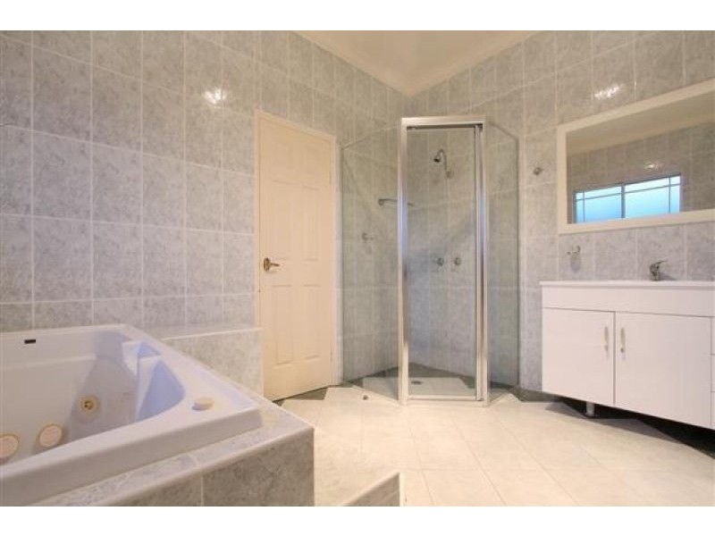 102 Staff Road, Cordeaux Heights NSW 2526