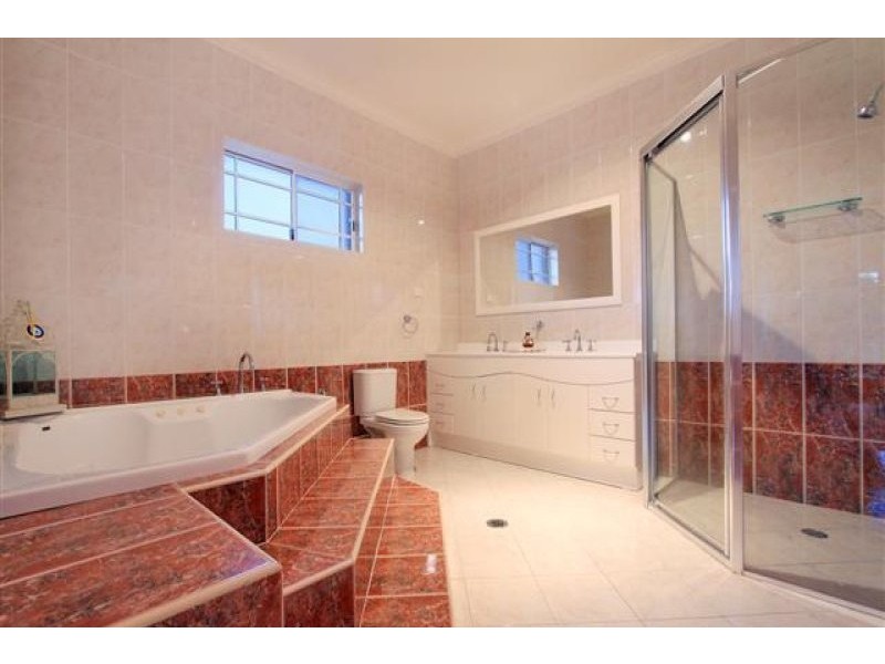 102 Staff Road, Cordeaux Heights NSW 2526