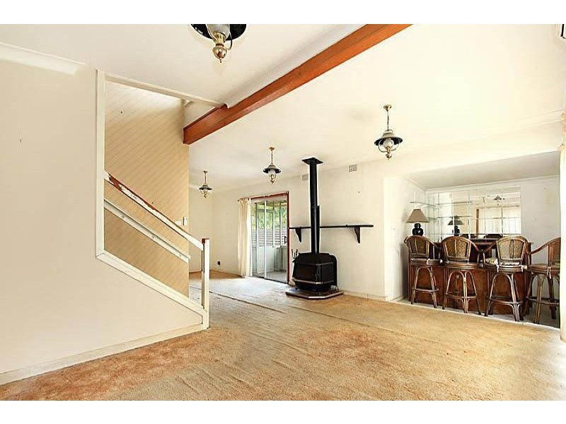 10 Bradley Avenue, Mount Kembla NSW 2526