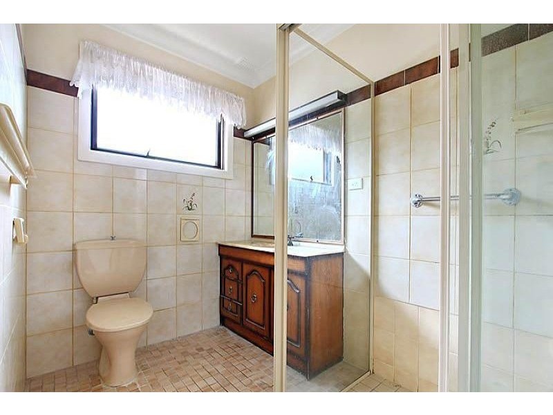 10 Bradley Avenue, Mount Kembla NSW 2526