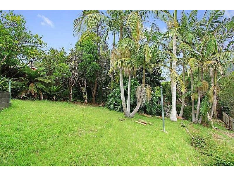 10 Bradley Avenue, Mount Kembla NSW 2526