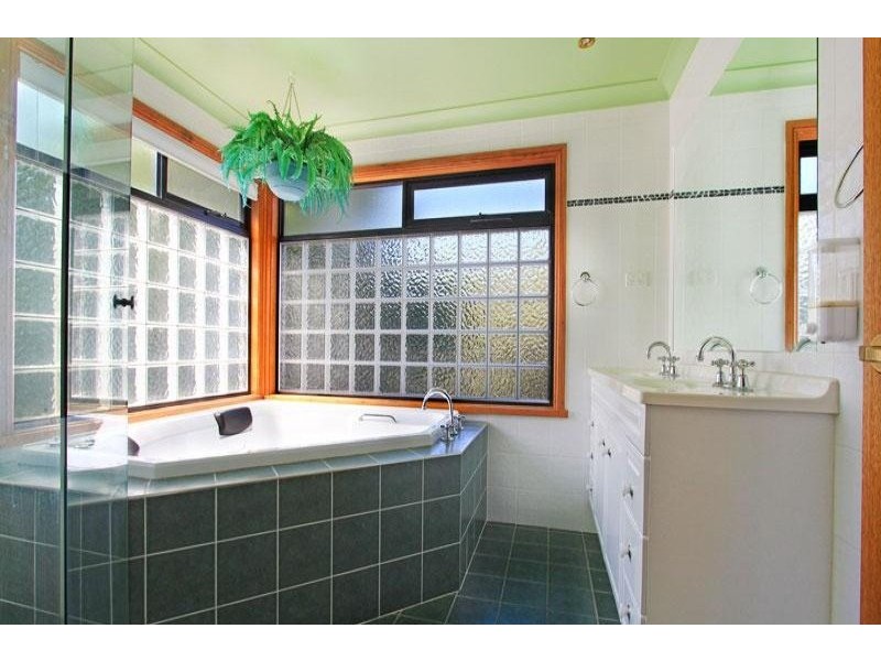 2A Alanson Avenue, Bulli NSW 2516