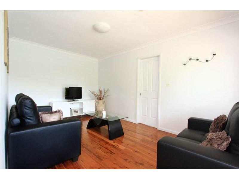 2 Stanley Avenue, Farmborough Heights NSW 2526