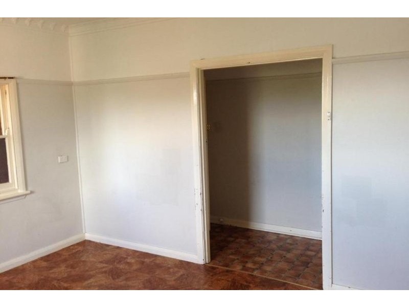 1/126 Gladstone Avenue, Coniston NSW 2500