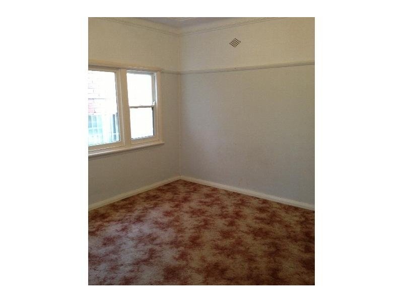 1/126 Gladstone Avenue, Coniston NSW 2500