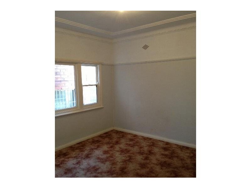 1/126 Gladstone Avenue, Coniston NSW 2500