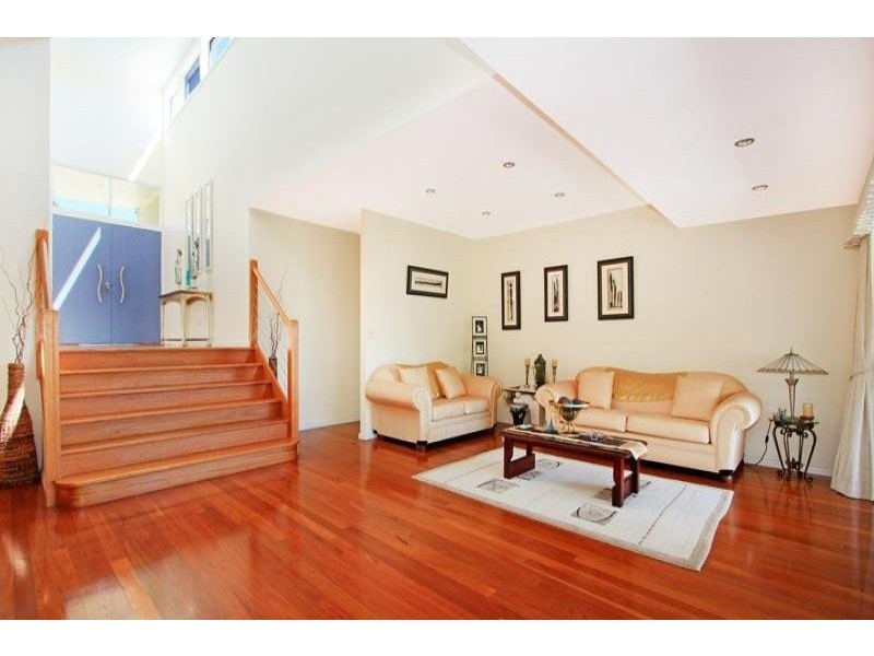 51 Taminga Crescent, Cordeaux Heights NSW 2526