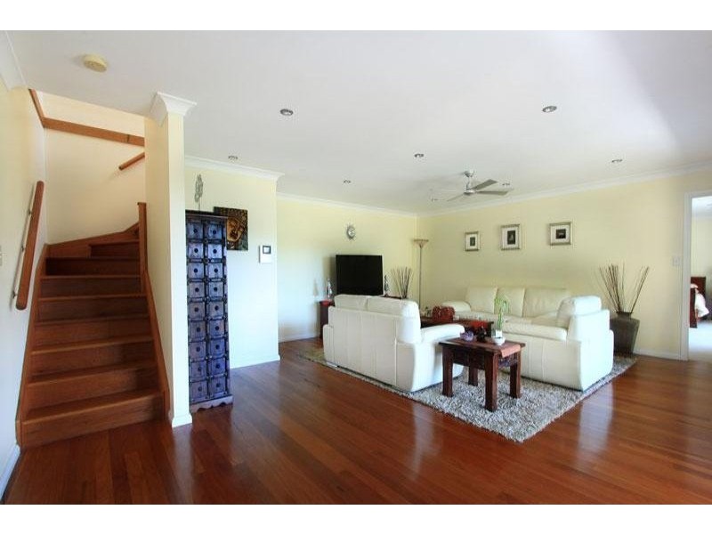 51 Taminga Crescent, Cordeaux Heights NSW 2526