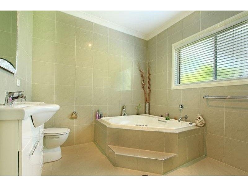 51 Taminga Crescent, Cordeaux Heights NSW 2526