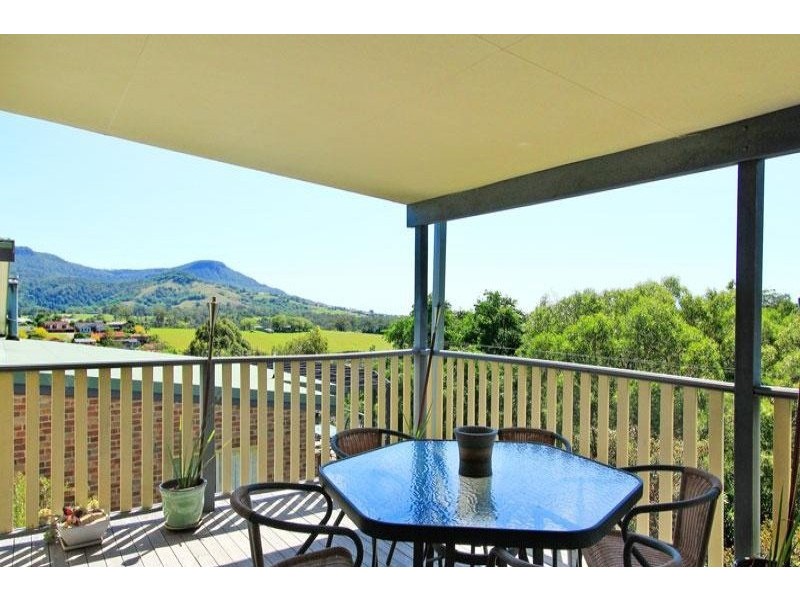 51 Taminga Crescent, Cordeaux Heights NSW 2526