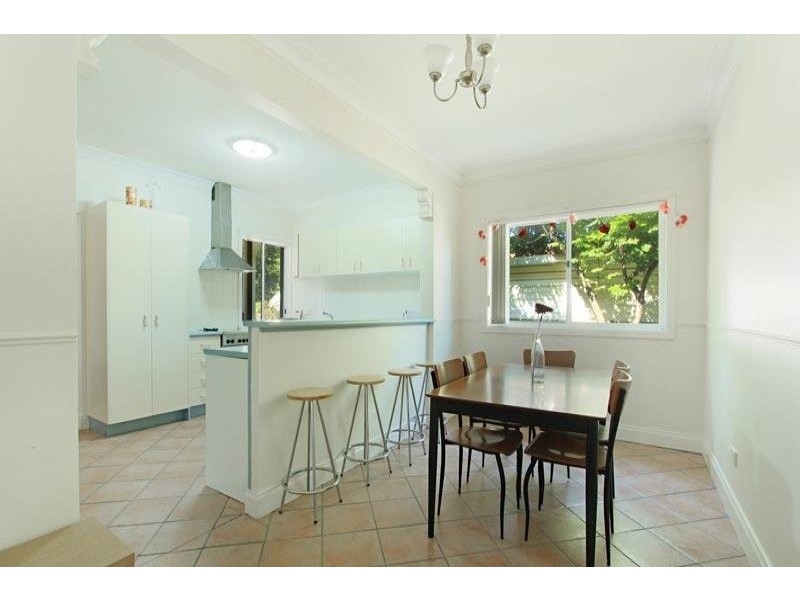 1/10 Dobbie Avenue, Corrimal East NSW 2518