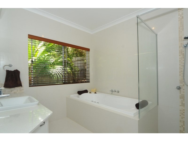 8 Constellation Close, Sunrise Beach QLD 4567
