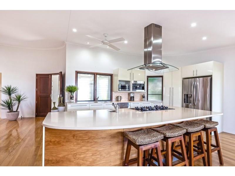 17 Captains Court, Sunrise Beach QLD 4567