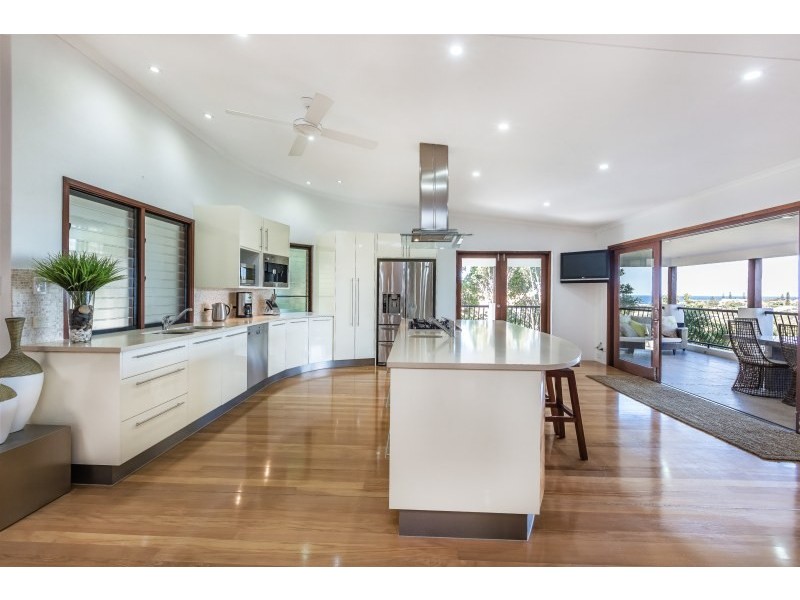 17 Captains Court, Sunrise Beach QLD 4567