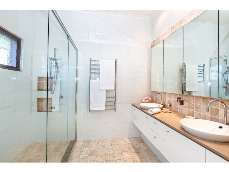 17 Captains Court, Sunrise Beach QLD 4567