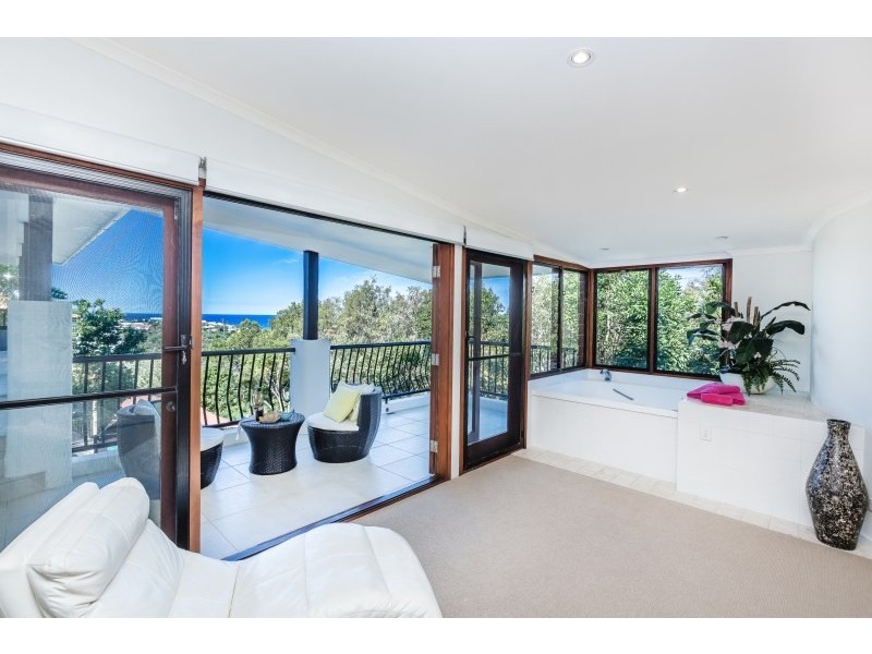 17 Captains Court, Sunrise Beach QLD 4567