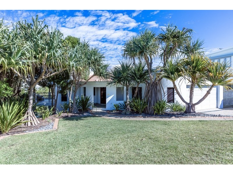 17 Captains Court, Sunrise Beach QLD 4567