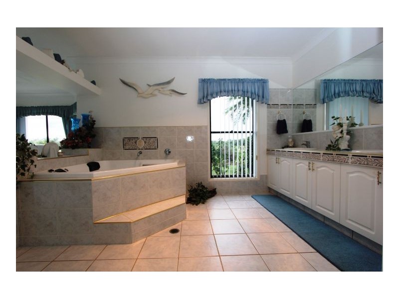 99 Candle Mountain Drive, Crohamhurst QLD 4519