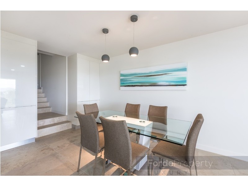 .2/18 Edgar Bennett Avenue, Noosa Heads QLD 4567