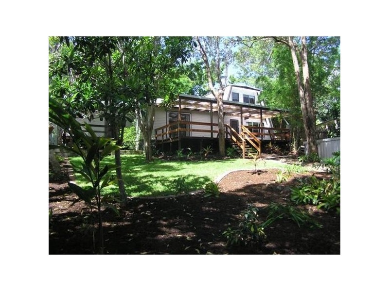 5 Lunar Crescent, Noosa Heads QLD 4567