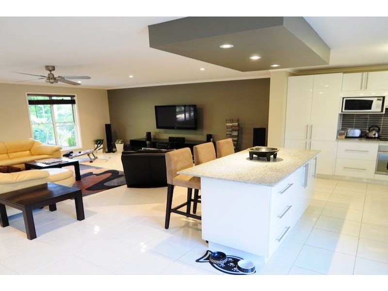 9 Victory Crescent, Sunrise Beach QLD 4567