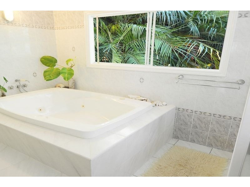 5 Bond Court, Doonan QLD 4562