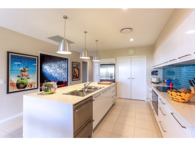 19 Limosa Circuit, Noosaville QLD 4566