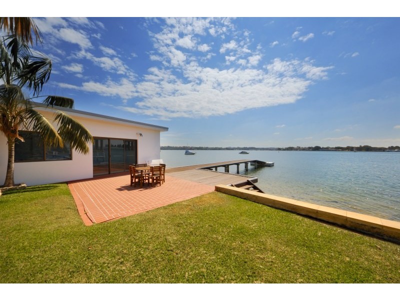11 Holt Road, Taren Point NSW 2229