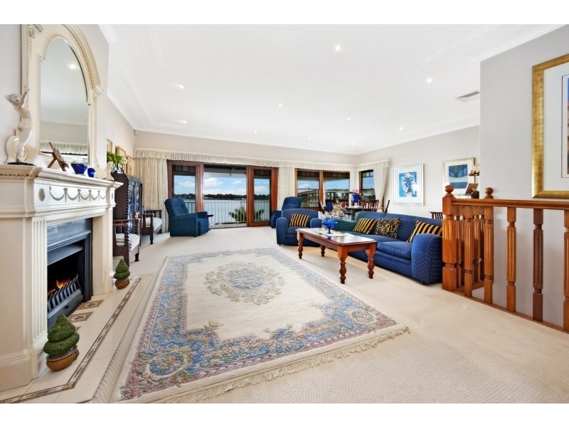 11 Holt Road, Taren Point NSW 2229