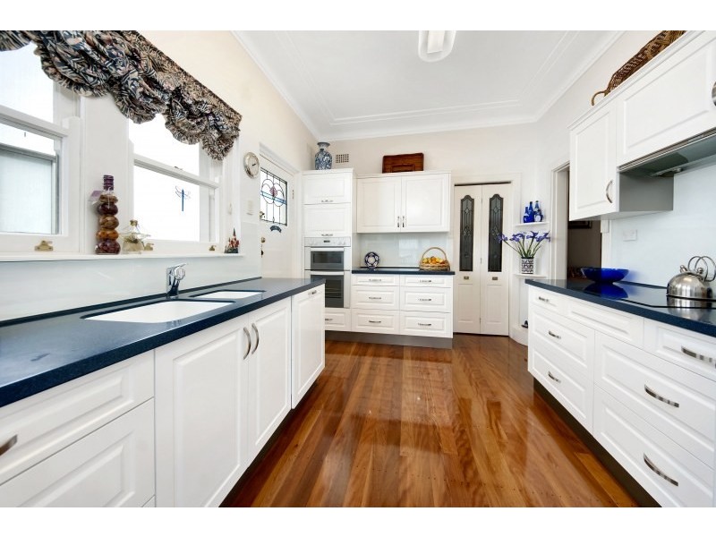11 Holt Road, Taren Point NSW 2229
