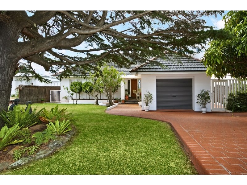 11 Holt Road, Taren Point NSW 2229