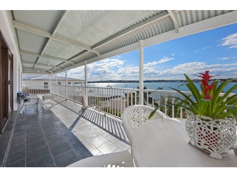 11 Holt Road, Taren Point NSW 2229