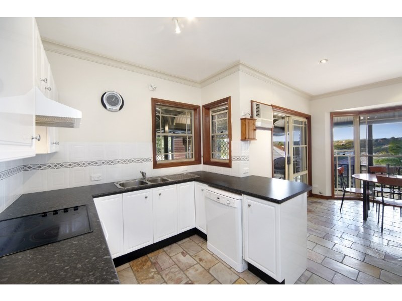 2/2 Binda Road, Yowie Bay NSW 2228