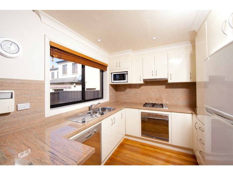 2/4-6 Combara Avenue, Caringbah NSW 2229