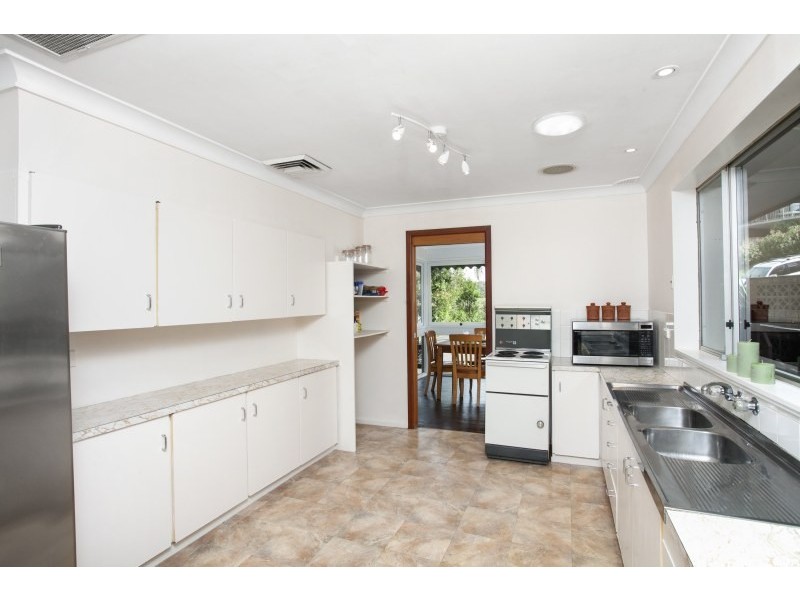 22 Flat Rock Road, Gymea Bay NSW 2227