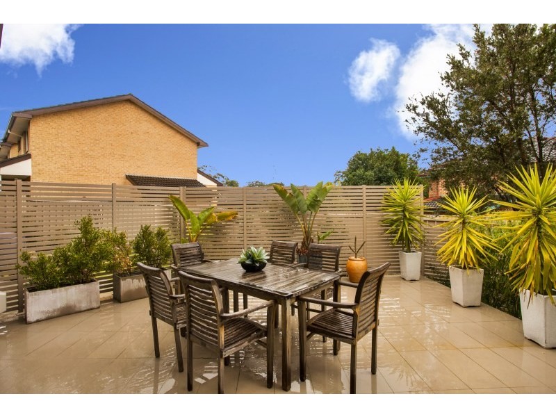 2/85 Yathong Road, Caringbah NSW 2229