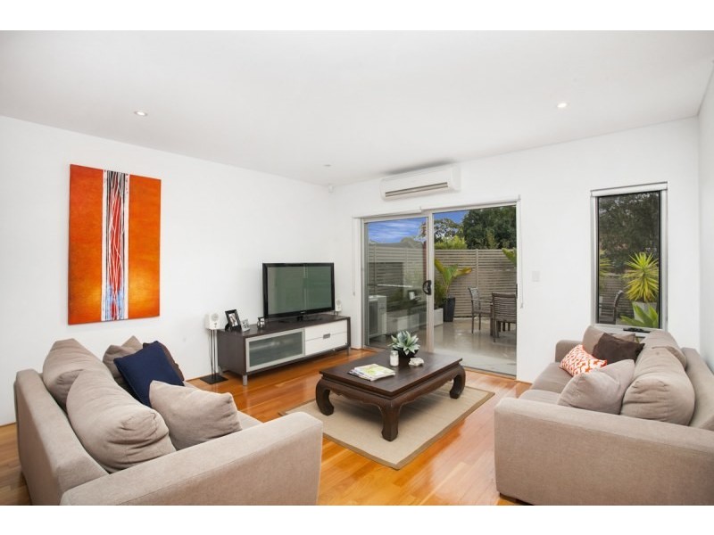 2/85 Yathong Road, Caringbah NSW 2229