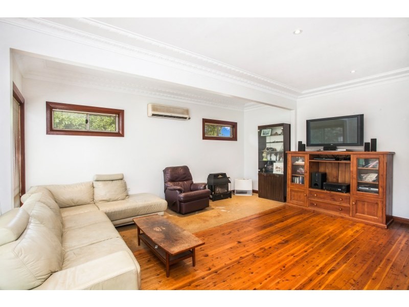 201 Paraweena Road, Miranda NSW 2228